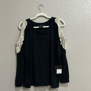 Cliche Laced Cold Shoulder Top Blouse Lace Sweater - Size Large Black